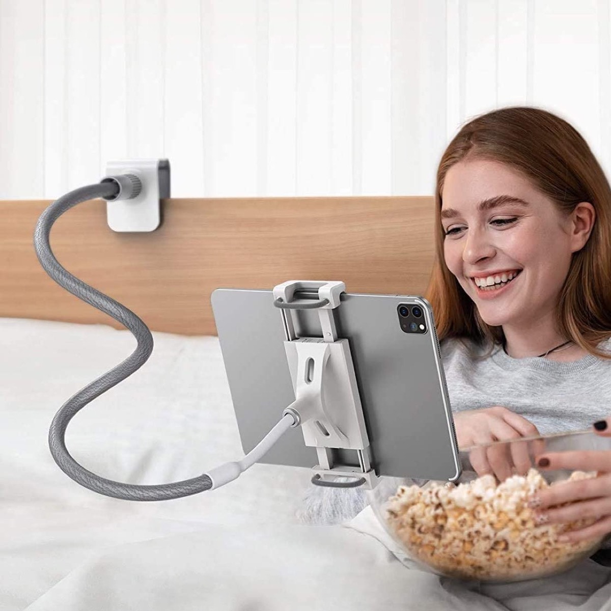 Flexible neck iPad holder for hands-free watching