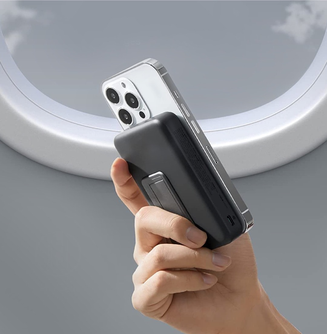 Anker 633 MagGo wireless charger for iPhone - best gadgets for geeks