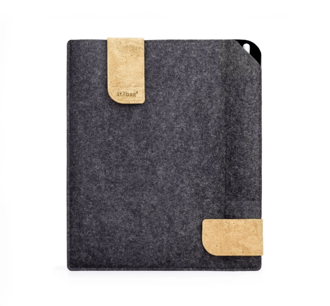 Stylish iPad Air 5 felt sleeve with Apple Pencil holder