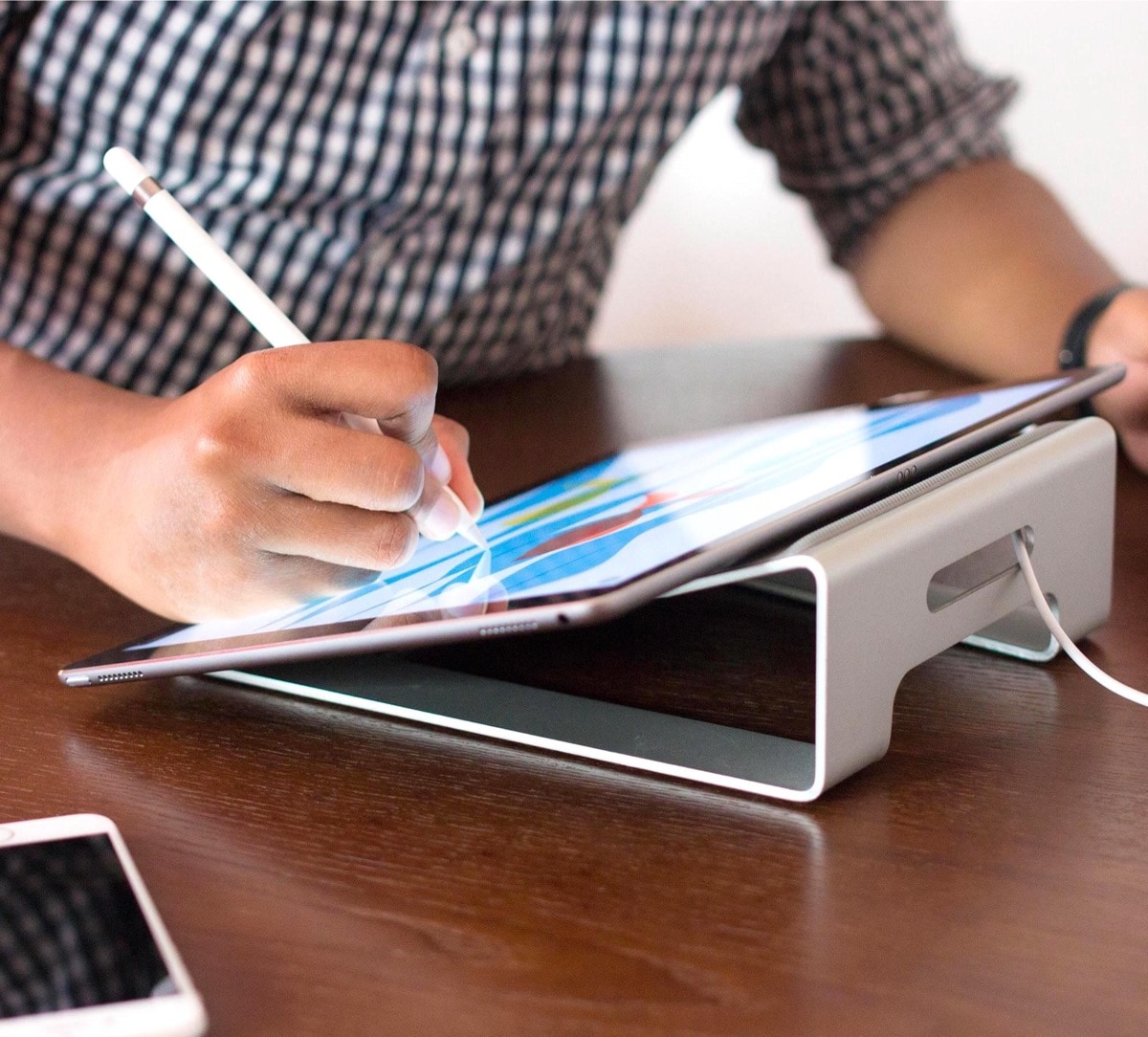 Hybrid Mac and iPad Pro stand