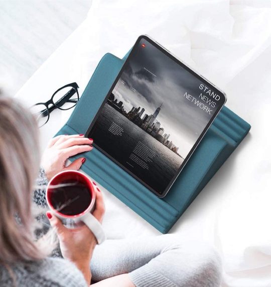 Best innovative iPad stand - Lamicall stand pillow