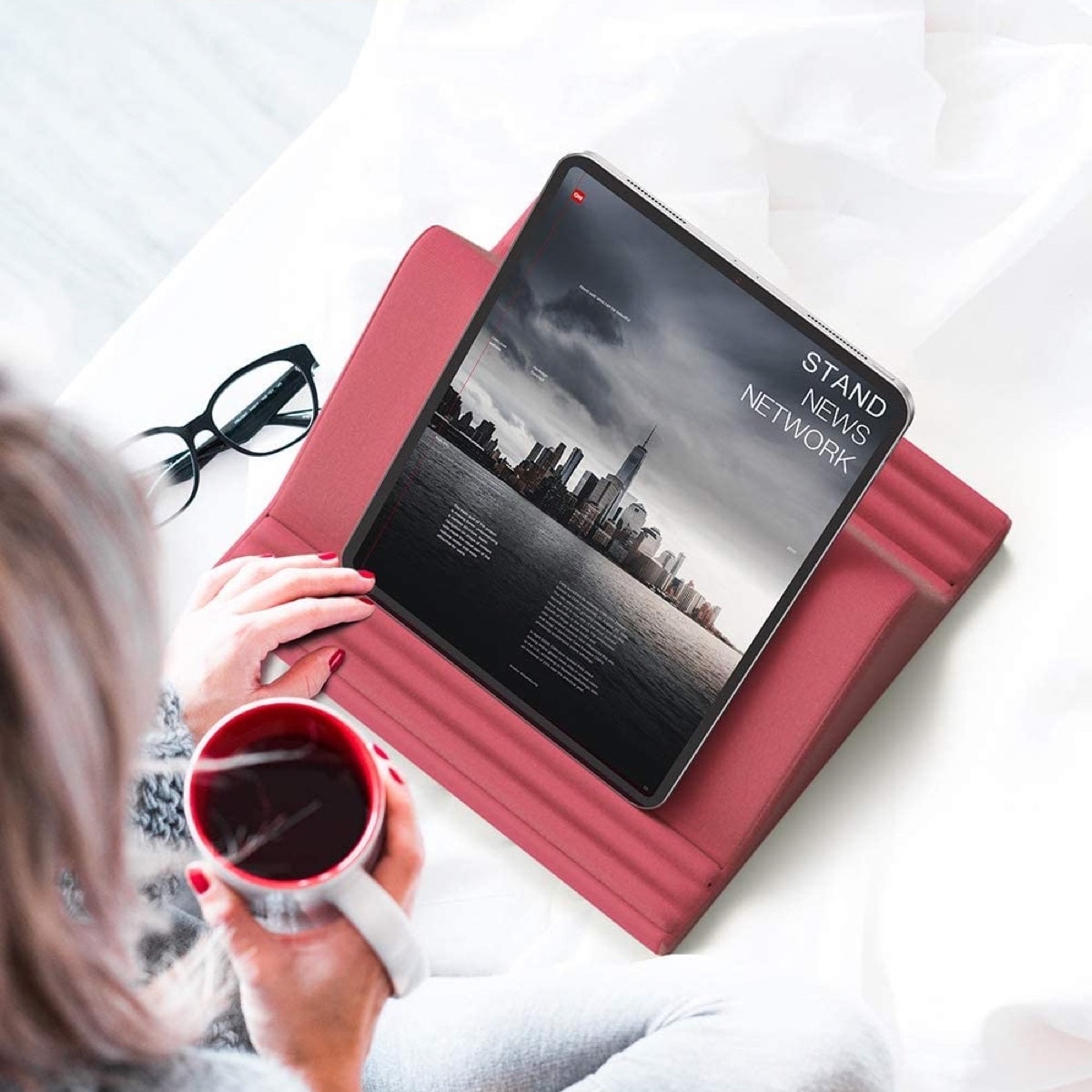 Best iPad Pro 2021 stands - pillow stand